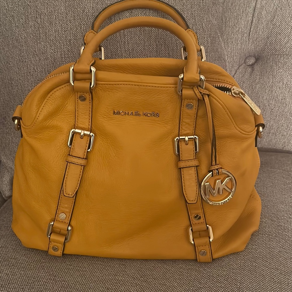 Beautiful leather Michael Kors handbag